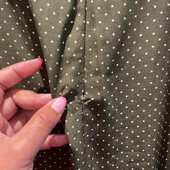 GORGEOUS TALL relaxed jumpsuit with tie front in a green with polka dots in US14 - Picture 8 of 10